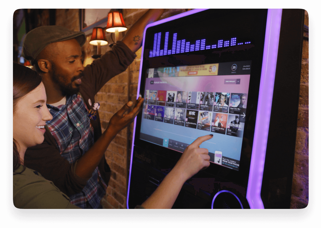 people using the virtuo jukebox